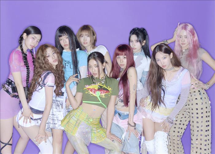 TWICE : Gallery